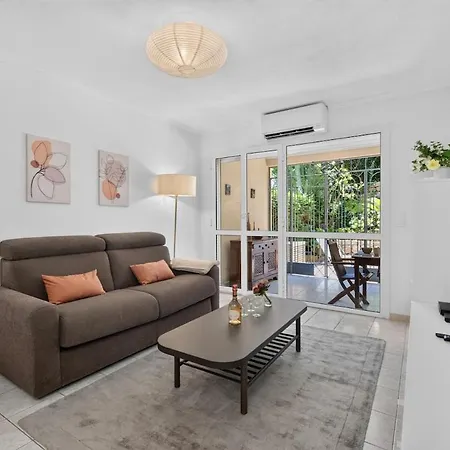 Avec Terrasse, Patio Et Garage à Appartement *
