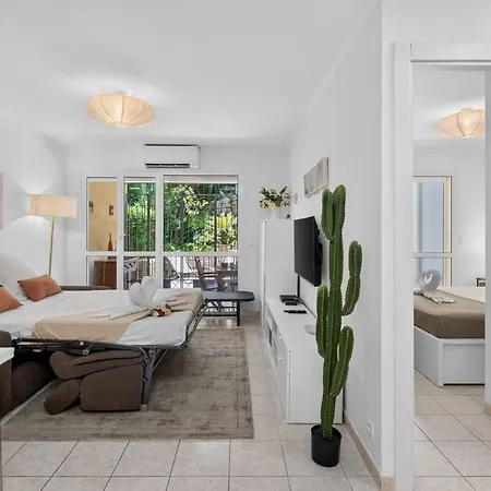 Διαμέρισμα Avec Terrasse, Patio Et Garage A