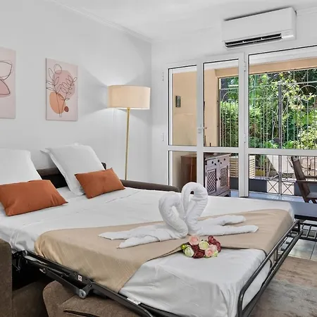 Appartement Avec Terrasse, Patio Et Garage à Menton